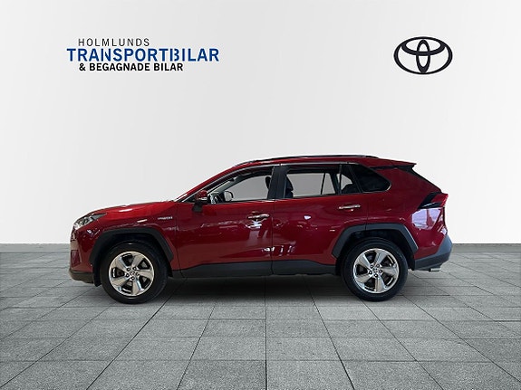 Toyota RAV4 3 of 23