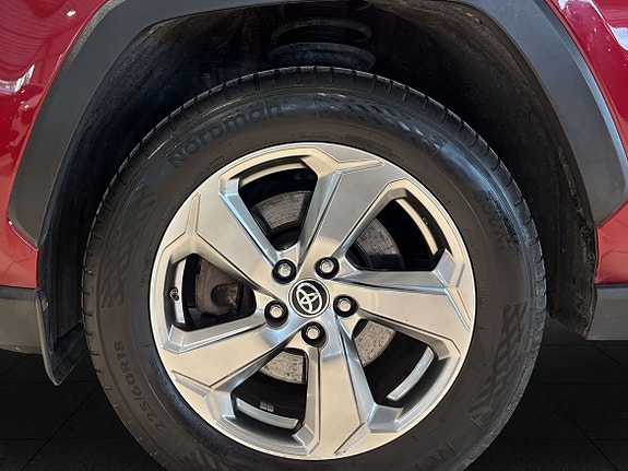 Toyota RAV4 16 of 23