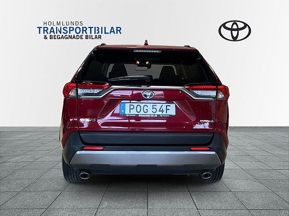 Toyota RAV4 4 of 23