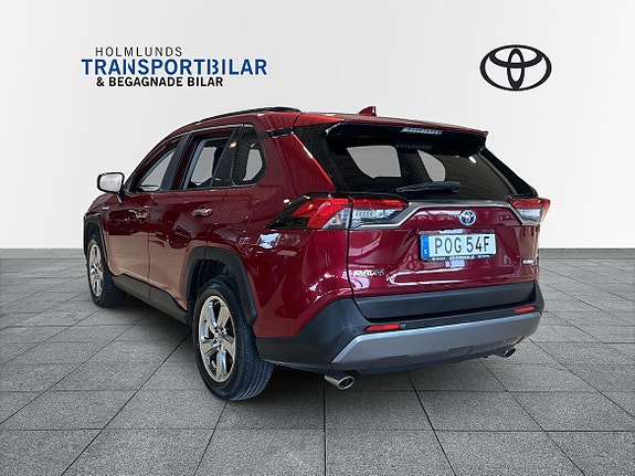 Toyota RAV4 2 of 23
