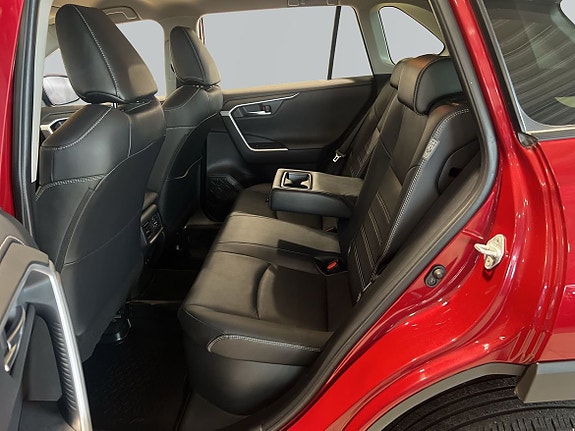Toyota RAV4 11 of 23