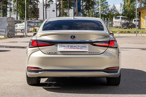 Lexus ES300h 4 of 5