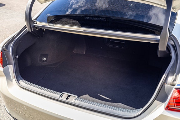 Lexus ES300h 24 of 26