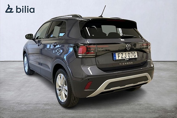 Volkswagen T-Cross 2 of 5