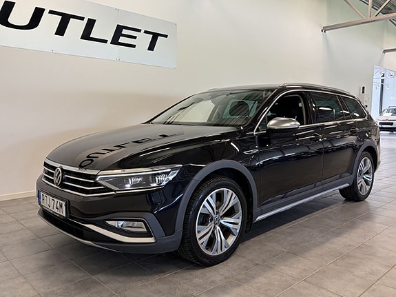 Volkswagen Passat Alltrack 2 of 5