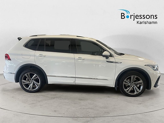 Volkswagen Tiguan Allspace 2 of 5