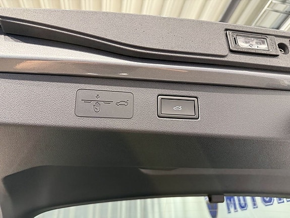 Volkswagen T-Roc 23 of 24