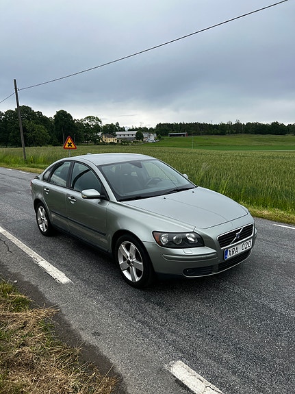 Volvo S40 3 of 9