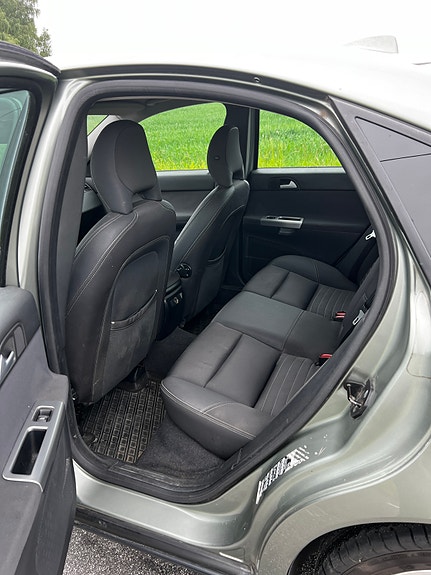 Volvo S40 8 of 9