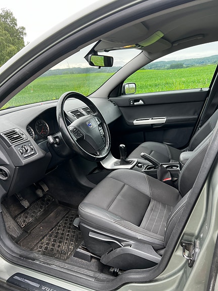 Volvo S40 9 of 9