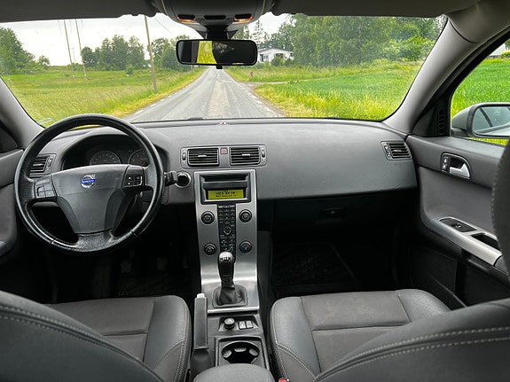 Volvo S40 7 of 9