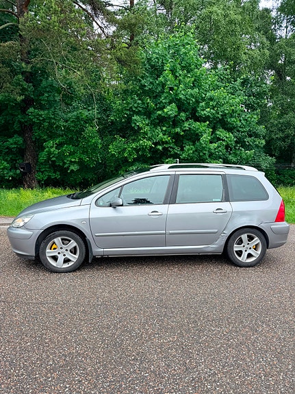 Peugeot 307 SW 4 of 5