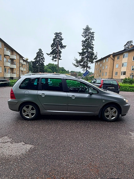 Peugeot 307 SW 3 of 5