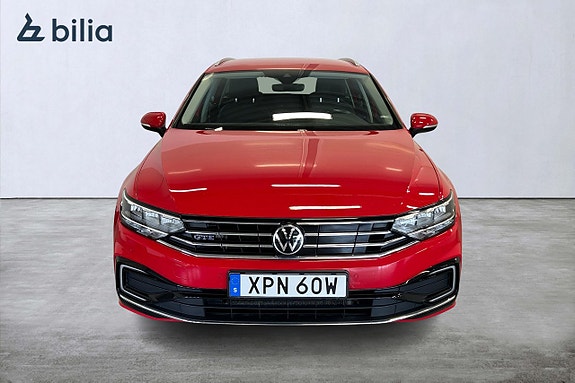 Volkswagen Passat 2 of 5