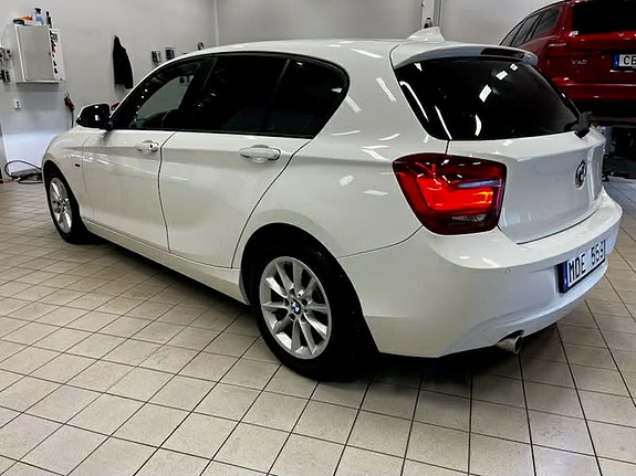 BMW 118d 8 of 10