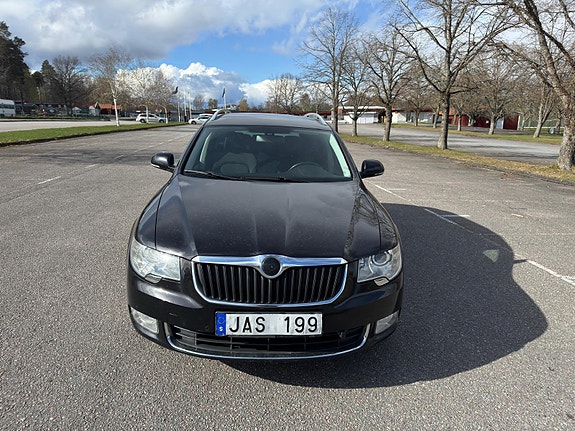 Skoda Superb 3 of 5