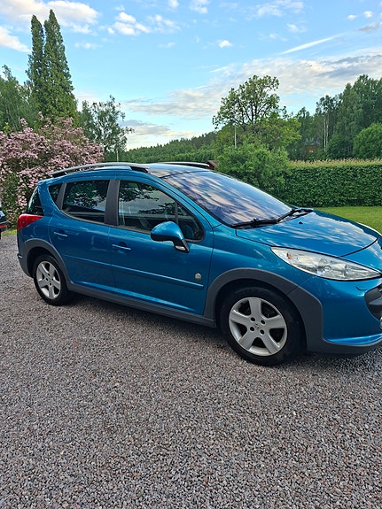 Peugeot 207 SW 2 of 4