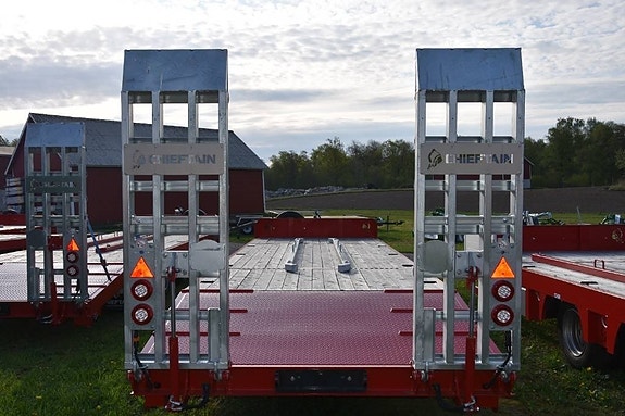 Chieftain 3-axl Maskintransportkärra traktor 24 ton 6 of 6