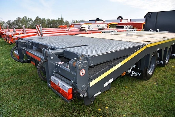 Chieftain 3-axl Allroundkärra lastbil vikbar ramp 8 of 18