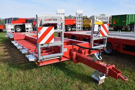 Chieftain 3-axl Skogsmaskintrailer 26 ton 3 of 6
