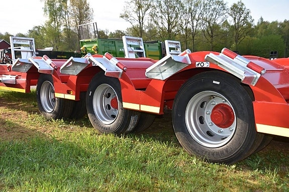 Chieftain 3-axl Skogsmaskintrailer 26 ton 4 of 6