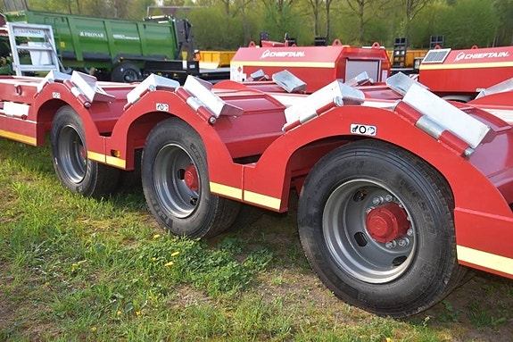 Chieftain 3-axl Skogsmaskintrailer 60 km 30 ton 3 of 8