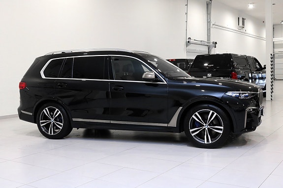 BMW X7 3 of 5