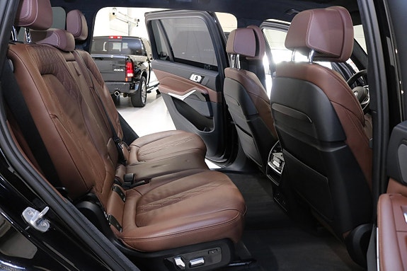 BMW X7 22 of 30