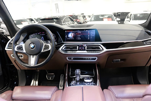 BMW X7 17 of 30