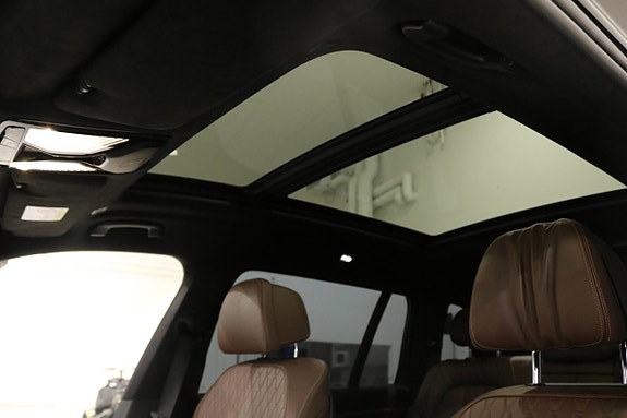 BMW X7 20 of 30