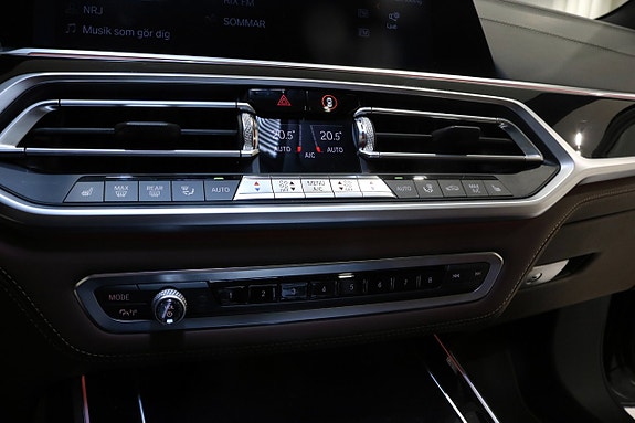 BMW X7 27 of 30