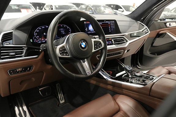BMW X7 13 of 30
