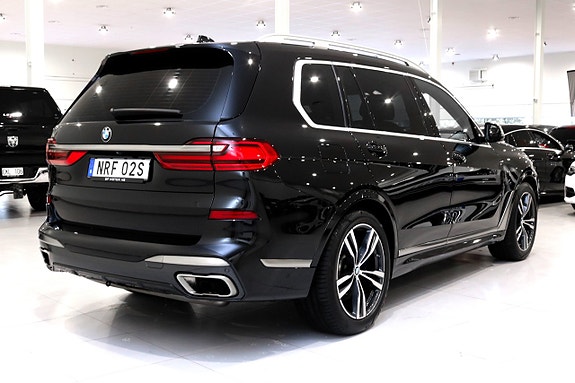 BMW X7 4 of 5