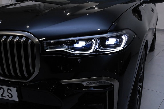 BMW X7 11 of 30