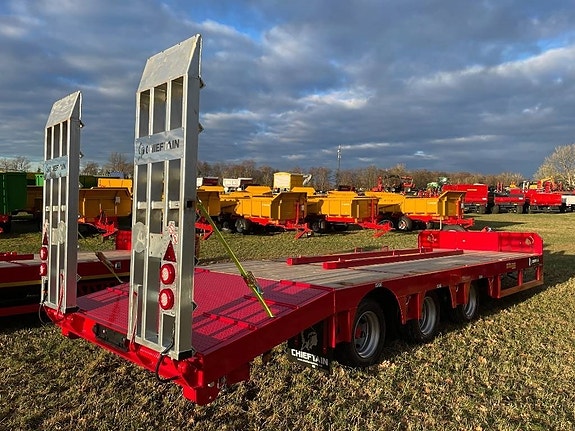 Chieftain Maskintransport dubbla drag/bromsar 5 of 10
