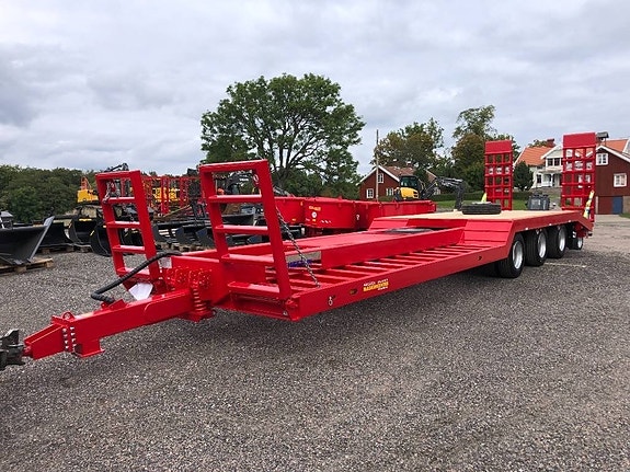 Chieftain Skogsmaskintrailer Stegdäck 27 ton 2 of 11