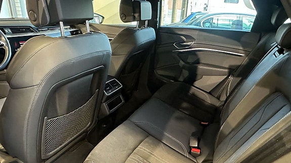 Audi Q8 e-tron 5 of 5