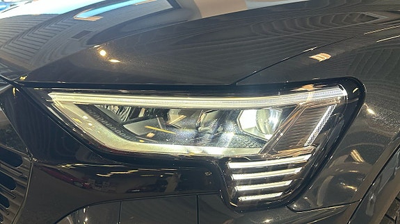 Audi Q8 e-tron 7 of 12