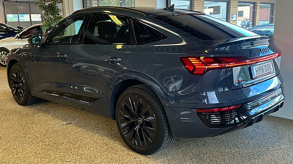 Audi Q8 e-tron 8 of 12