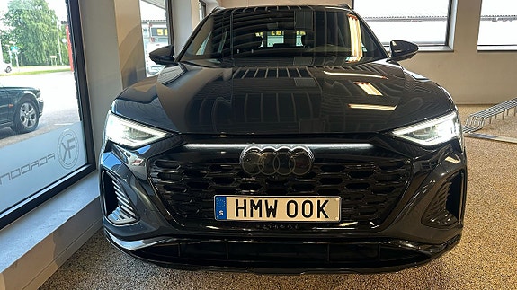 Audi Q8 e-tron 11 of 12