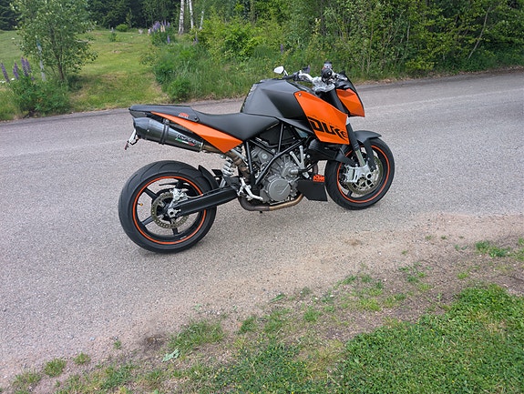 KTM 990 Superduke 3 of 4