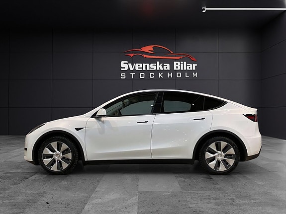 Tesla Model Y 7 of 13
