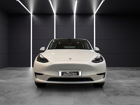 Tesla Model Y 2 of 13