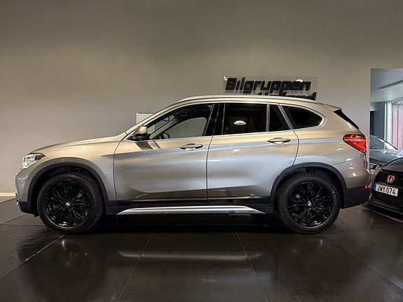 BMW X1 2 of 5