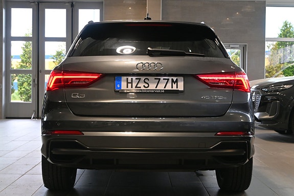 Audi Q3 4 of 5