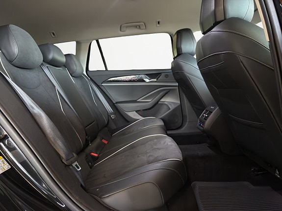 Volkswagen Passat 15 of 20