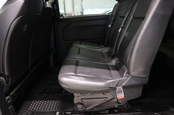 Mercedes-Benz eVito Tourer 21 of 27