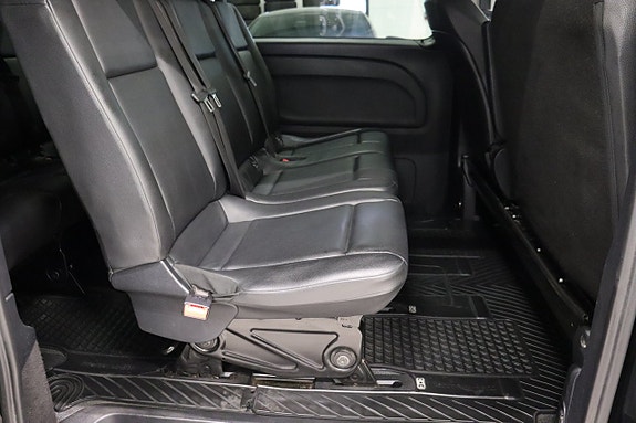 Mercedes-Benz eVito Tourer 18 of 27