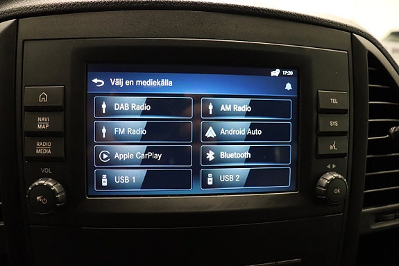 Mercedes-Benz eVito Tourer 26 of 27