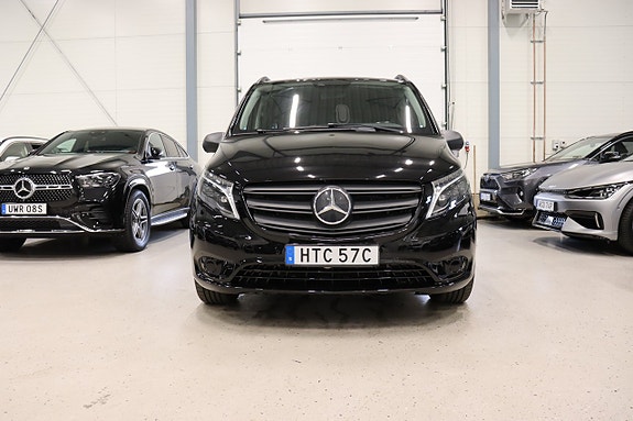 Mercedes-Benz eVito Tourer 2 of 5